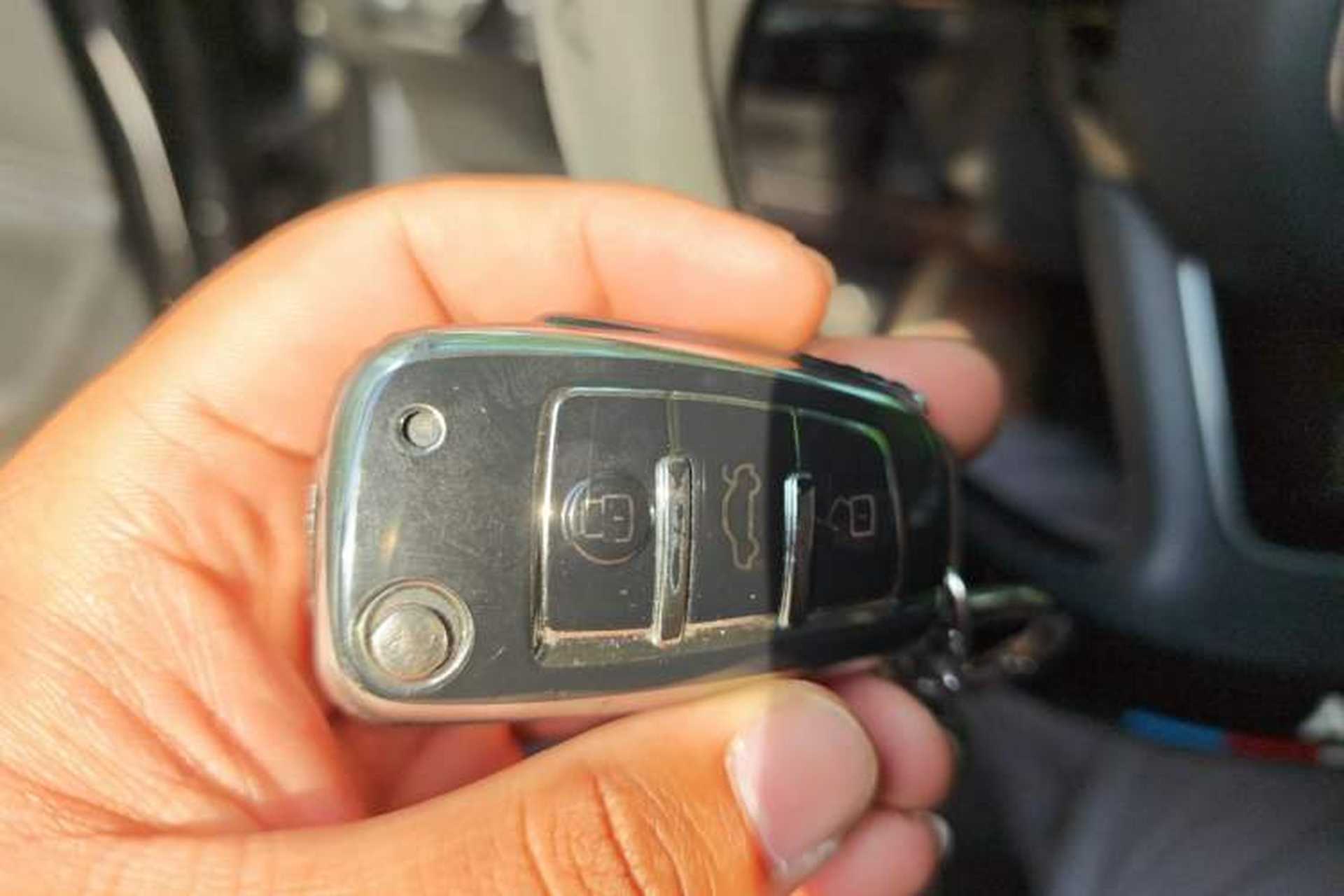 Used Audi Q2L 2022 35 TFSI Fashionable and Elegant Model Vehicle Key