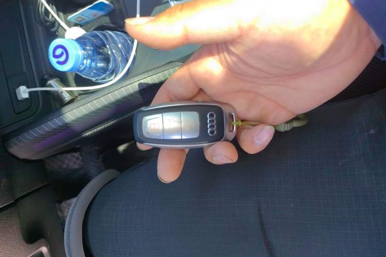 Used Audi Q2L 2022 35 TFSI Fashionable and Elegant Model Vehicle Key