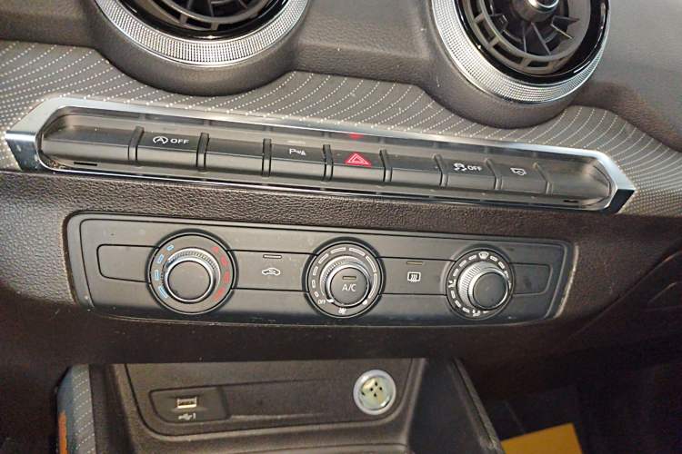Used Audi Q2L 2022 35 TFSI Advanced Style Edition Audio And AC Panel