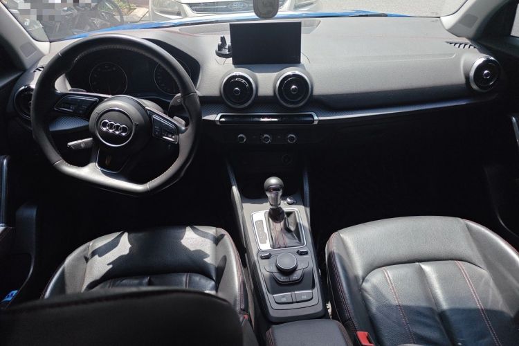 Used Audi Q2L 2022 35 TFSI Progressive Dynamic Edition Center Console