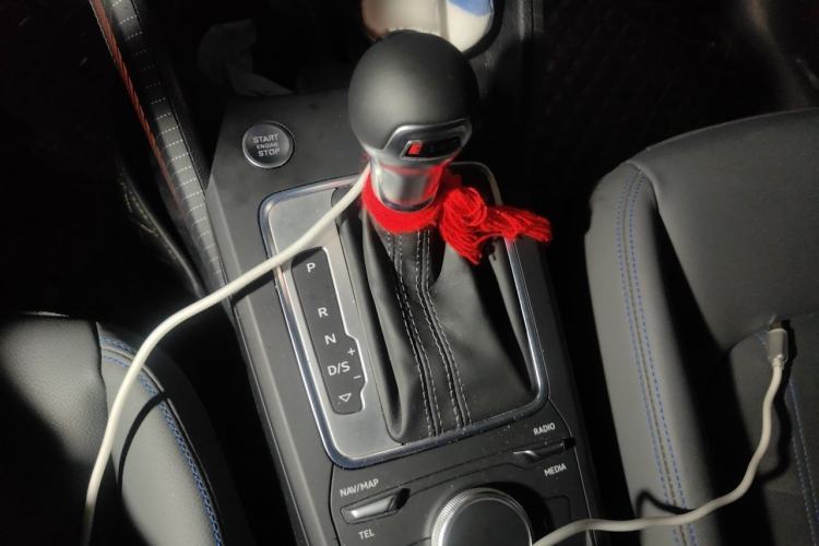 Used Audi Q2L 2022 35 TFSI Fashion Dynamic Model Gear Lever
