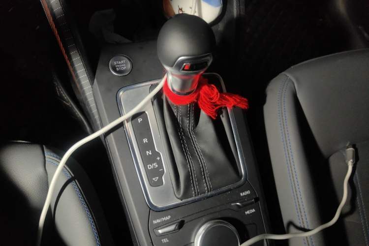 Used Audi Q2L 2022 35 TFSI Fashion Dynamic Model Gear Lever