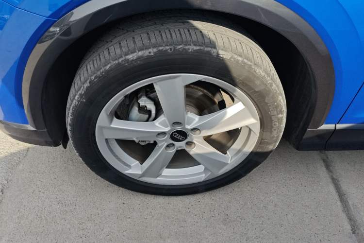 Used Audi Q2L 2022 35 TFSI Advanced Style Edition Left Front Wheel Hub