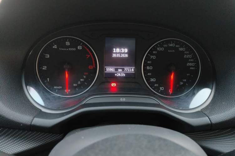 Used Audi Q2L 2022 35 TFSI Fashionable and Elegant Model Odometer Close Up