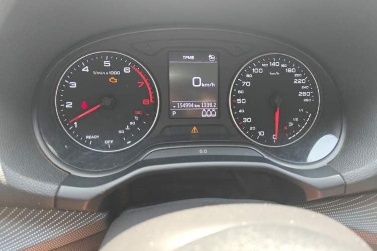 Used Audi Q2L 2022 35 TFSI Progressive Dynamic Edition Odometer Close Up