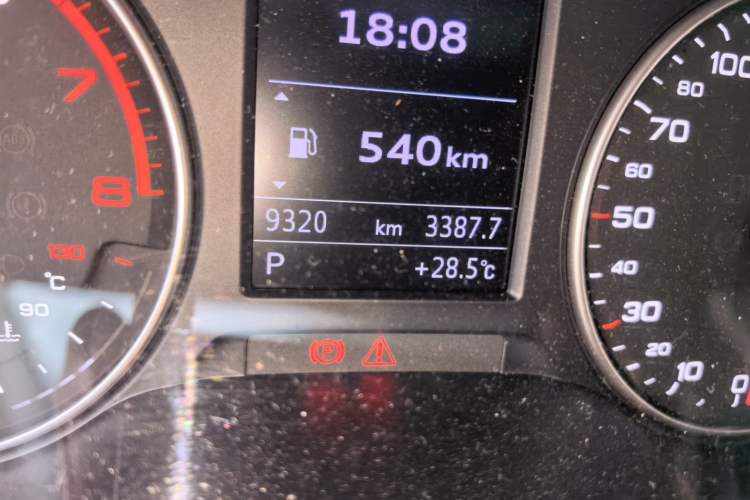 Used Audi Q2L 2022 35 TFSI Progressive Dynamic Edition Odometer Close Up