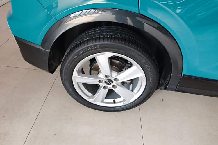 Used Audi Q2L 2022 35 TFSI Advanced Style Edition Right Rear Wheel Hub
