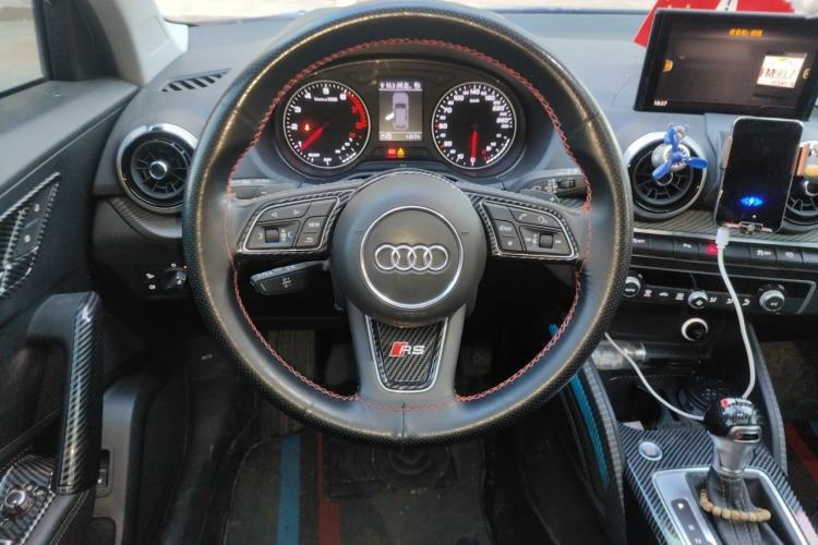 Used Audi Q2L 2022 35 TFSI Fashionable and Elegant Model Steering Wheel
