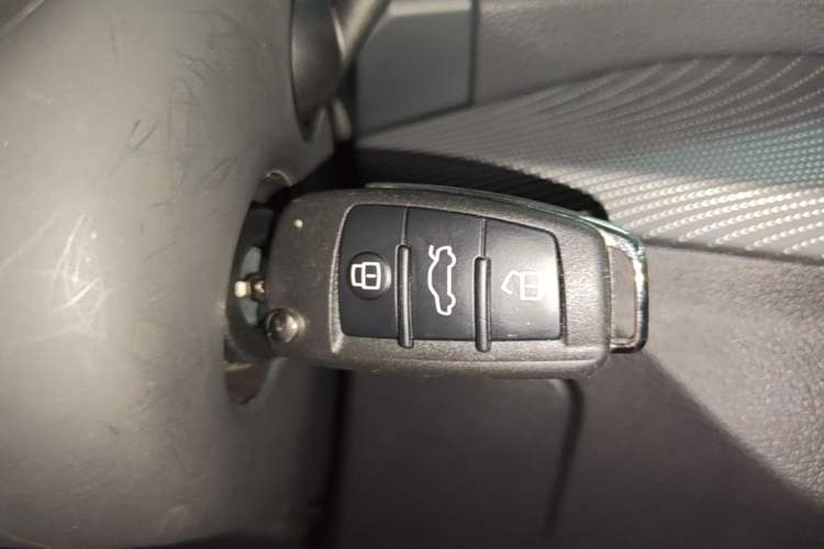 Used Audi Q2L 2022 35 TFSI Progressive Dynamic Edition Vehicle Key