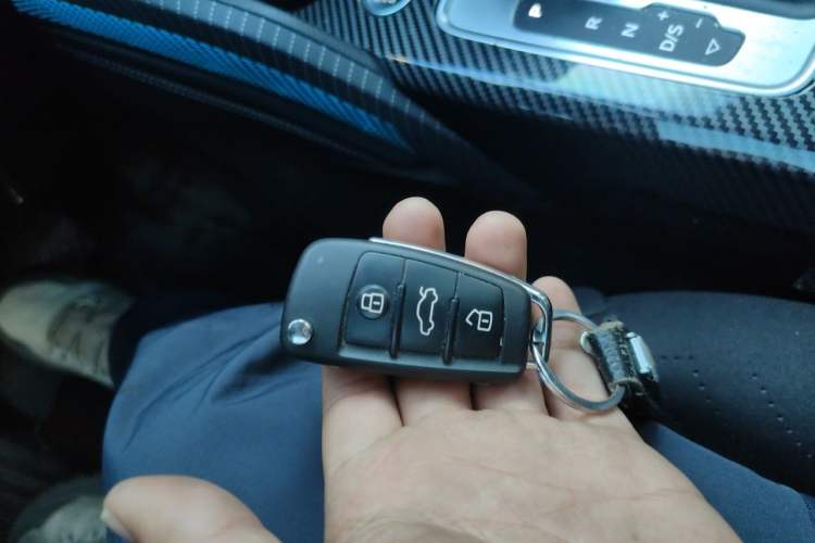 Used Audi Q2L 2022 35 TFSI Fashionable and Elegant Model Vehicle Key