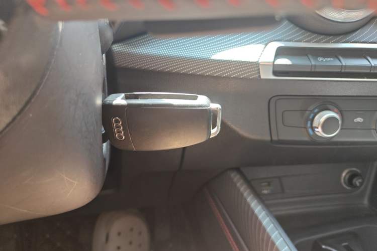 Used Audi Q2L 2022 35 TFSI Progressive Dynamic Edition Vehicle Key