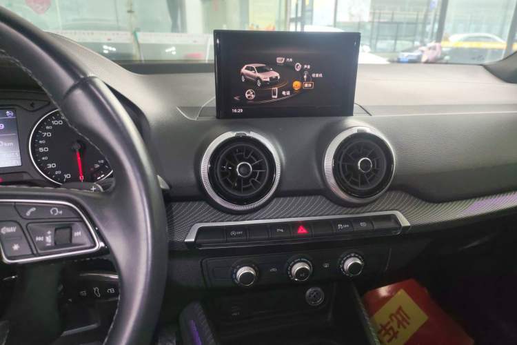 Used Audi Q2L 2022 35 TFSI Advanced Style Edition Audio And AC Panel
