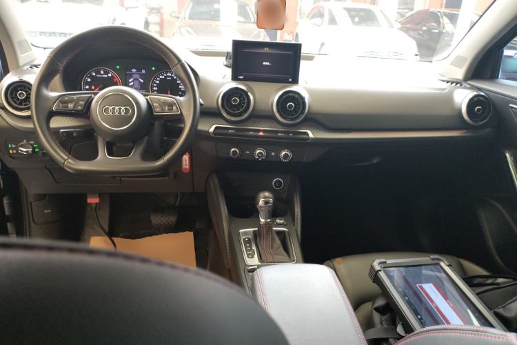 Used Audi Q2L 2022 35 TFSI Progressive Dynamic Edition Center Console