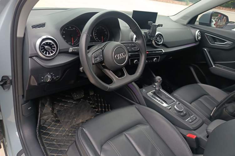 Used Audi Q2L 2022 35 TFSI Fashion Dynamic Model Center Console