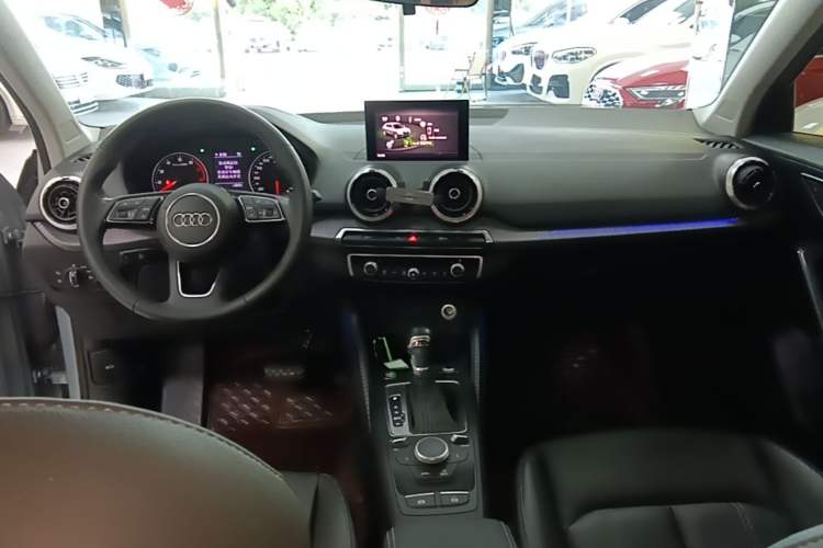 Used Audi Q2L 2022 35 TFSI Fashionable and Elegant Model Center Console