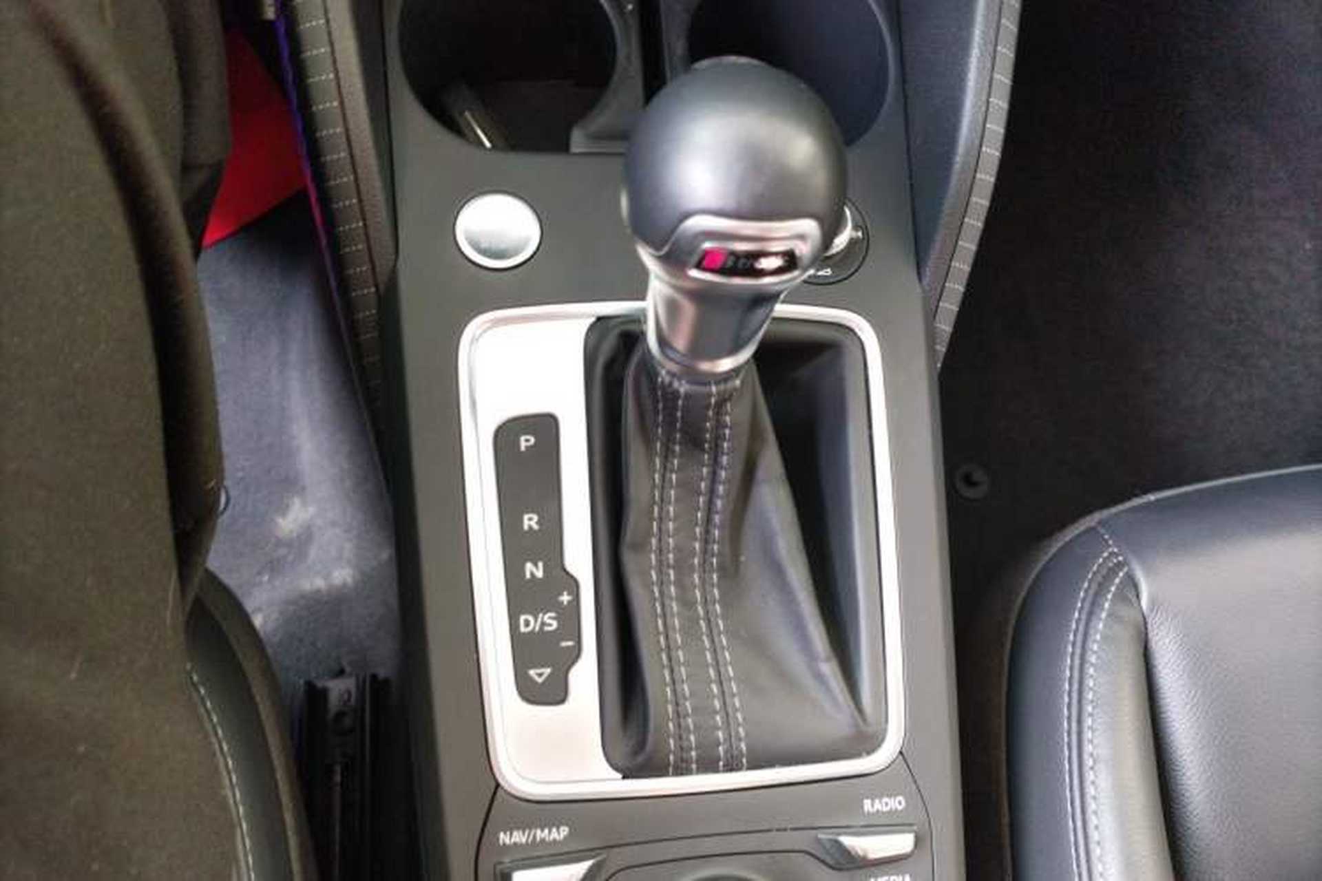 Used Audi Q2L 2022 35 TFSI Fashion Dynamic Model Gear Lever