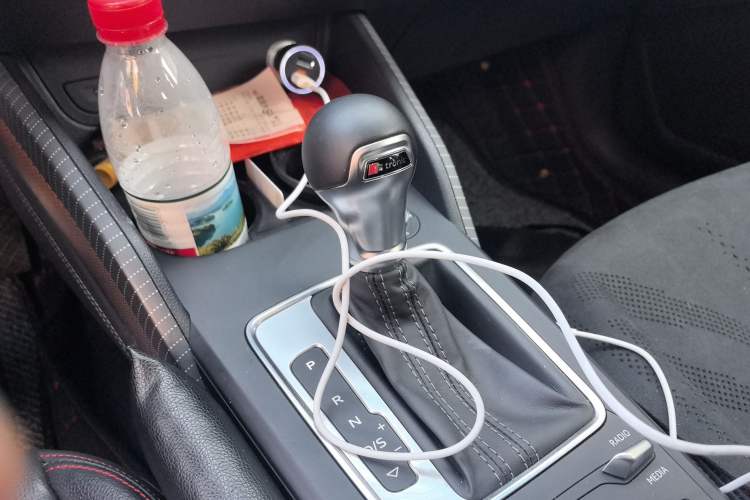 Used Audi Q2L 2022 35 TFSI Progressive Dynamic Edition Gear Lever
