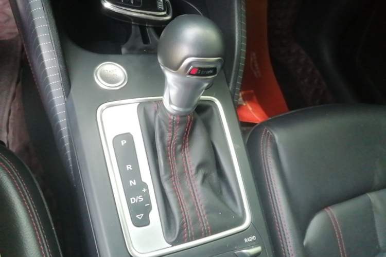 Used Audi Q2L 2022 35 TFSI Progressive Dynamic Edition Gear Lever