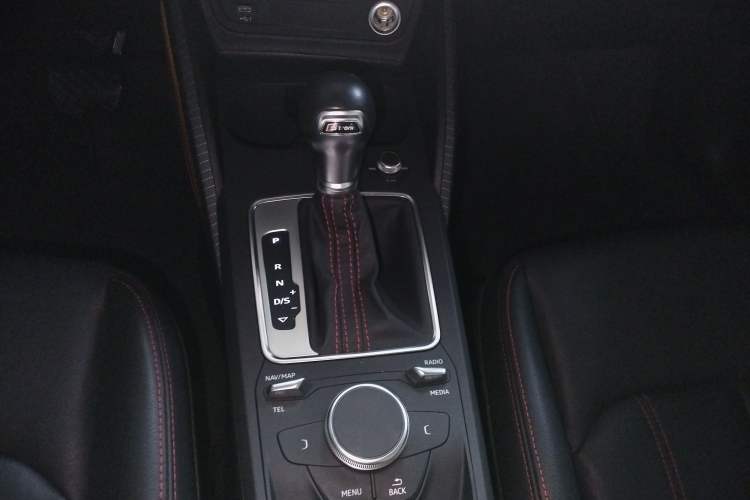 Used Audi Q2L 2022 35 TFSI Progressive Dynamic Edition Gear Lever