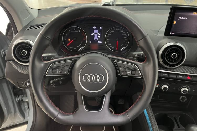 Used Audi Q2L 2022 35 TFSI Progressive Dynamic Edition Interior 2