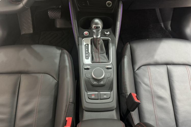 Used Audi Q2L 2022 35 TFSI Progressive Dynamic Edition Interior 4