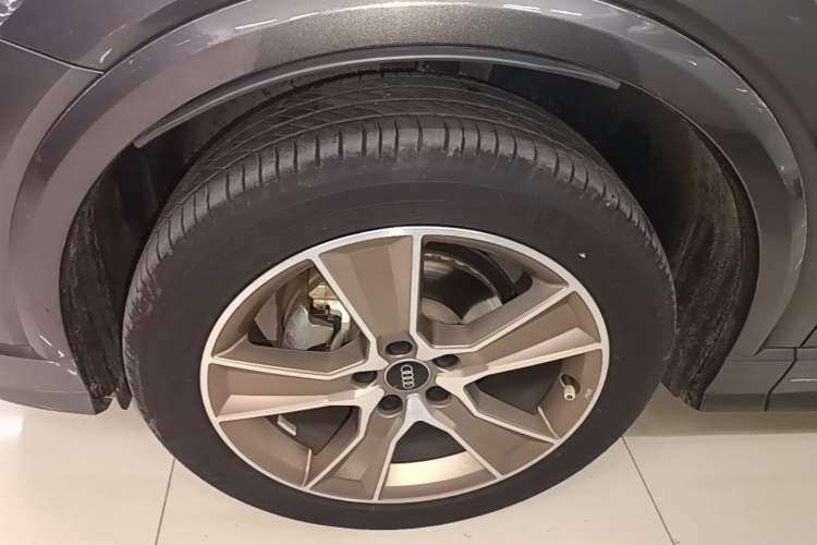Used Audi Q2L 2022 35 TFSI Fashion Dynamic Model Left Front Wheel Hub