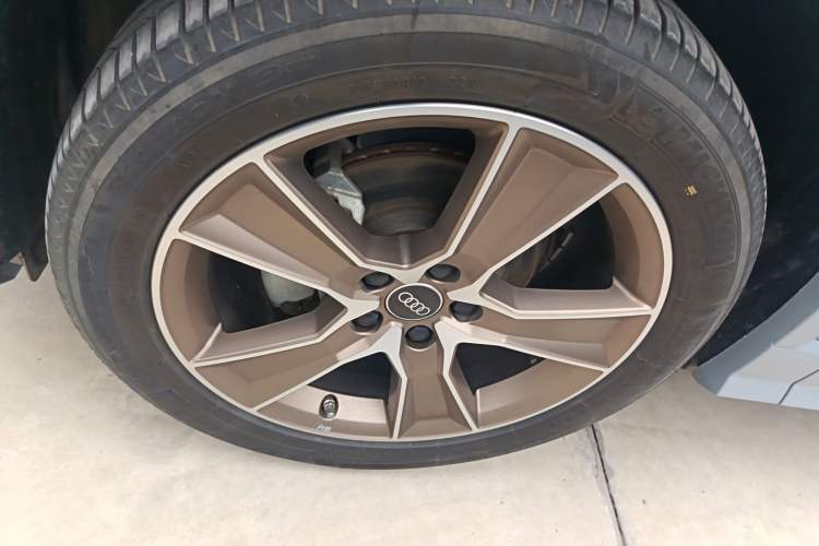 Used Audi Q2L 2022 35 TFSI Fashion Dynamic Model Left Front Wheel Hub
