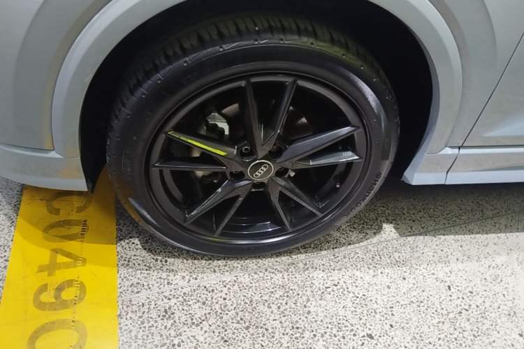 Used Audi Q2L 2022 35 TFSI Progressive Dynamic Edition Left Front Wheel Hub