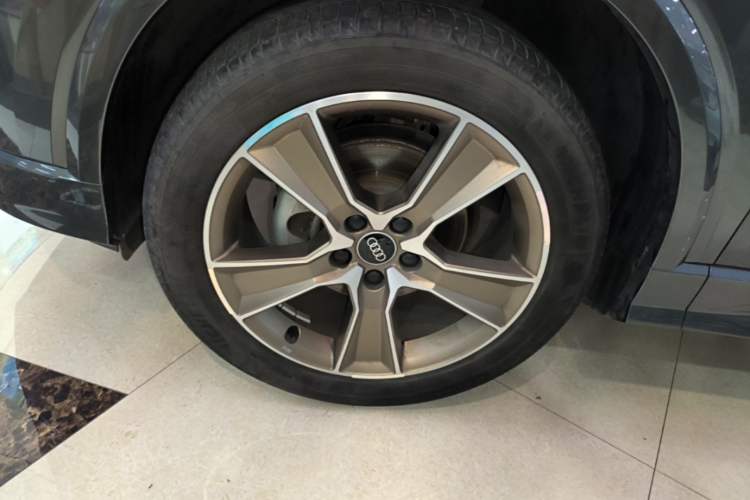 Used Audi Q2L 2022 35 TFSI Fashion Dynamic Model Left Front Wheel Hub