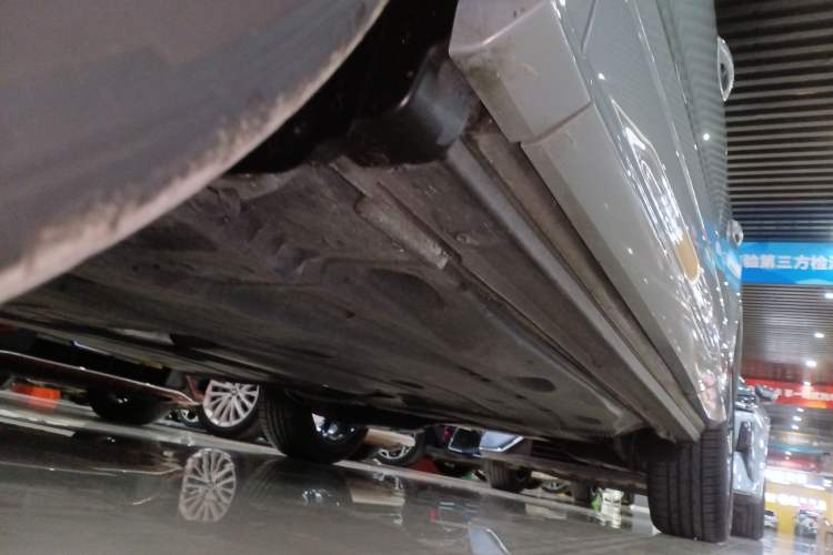 Used Audi Q2L 2022 35 TFSI Progressive Dynamic Edition Left Side Sill