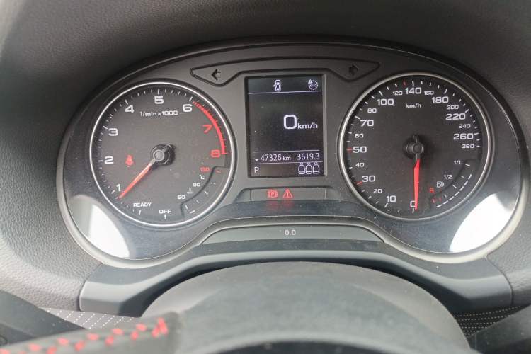 Used Audi Q2L 2022 35 TFSI Progressive Dynamic Edition Odometer Close Up