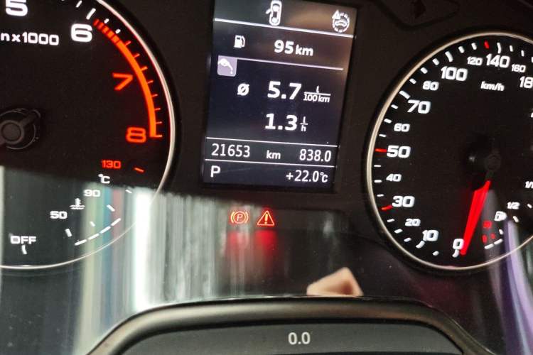 Used Audi Q2L 2022 35 TFSI Fashion Dynamic Model Odometer Close Up