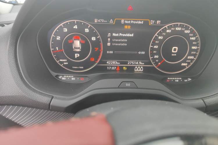 Used Audi Q2L 2022 35 TFSI Luxury Dynamic Edition Odometer Close Up
