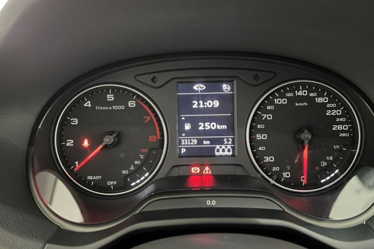 Used Audi Q2L 2022 35 TFSI Progressive Dynamic Edition Odometer Close Up