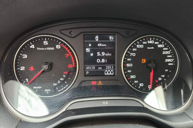 Used Audi Q2L 2022 35 TFSI Advanced Style Edition Odometer Close Up