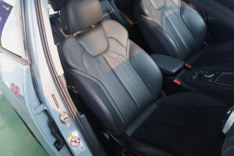 Used Audi Q2L 2022 35 TFSI Progressive Dynamic Edition Right Front Seat