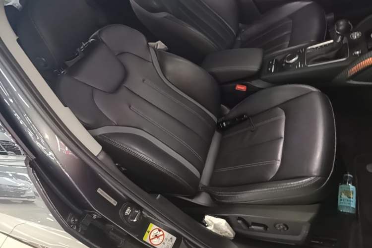 Used Audi Q2L 2022 35 TFSI Fashion Dynamic Model Right Front Seat