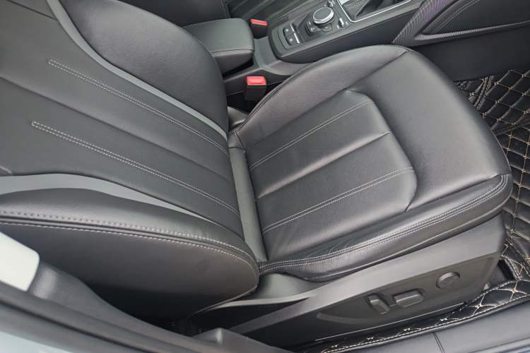 Used Audi Q2L 2022 35 TFSI Fashion Dynamic Model Right Front Seat