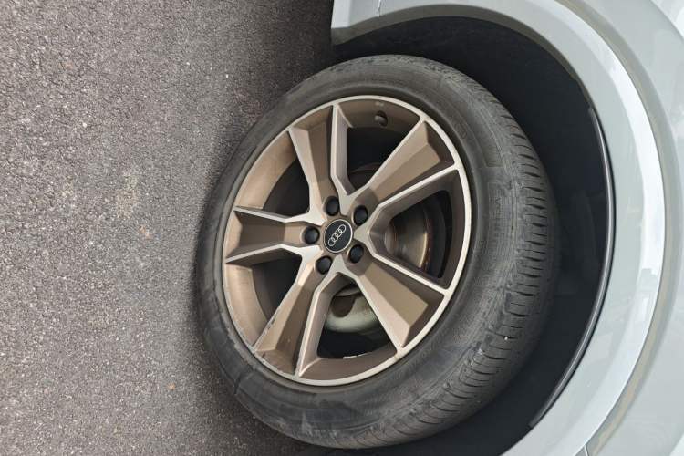 Used Audi Q2L 2022 35 TFSI Fashion Dynamic Model Right Front Wheel Hub