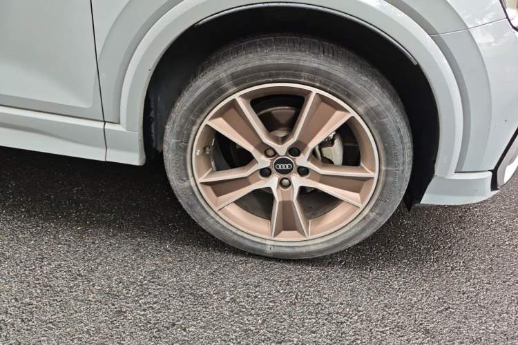 Used Audi Q2L 2022 35 TFSI Fashion Dynamic Model Right Front Wheel Hub