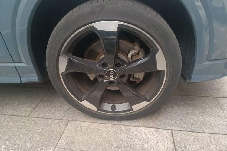 Used Audi Q2L 2022 35 TFSI RS Kit Performance Model Right Front Wheel Hub