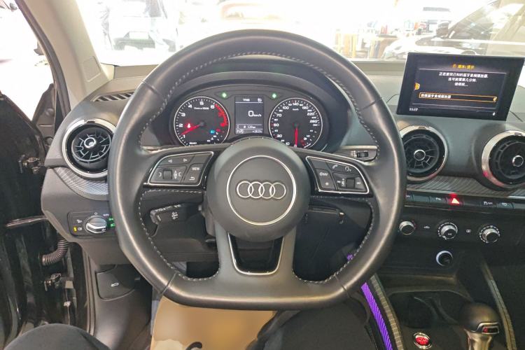 Used Audi Q2L 2022 35 TFSI Progressive Dynamic Edition Steering Wheel