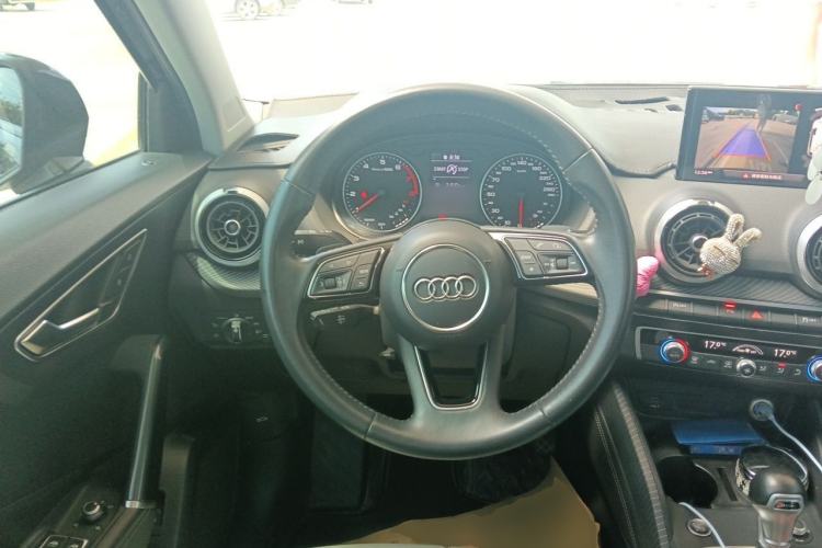 Used Audi Q2L 2022 35 TFSI Fashionable and Elegant Model Steering Wheel