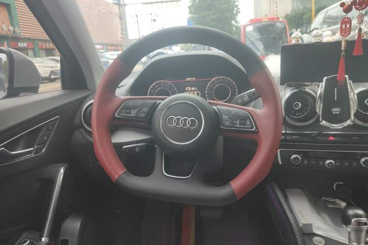 Used Audi Q2L 2022 35 TFSI Luxury Dynamic Edition Steering Wheel