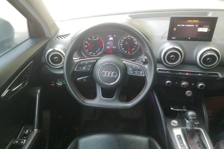Used Audi Q2L 2022 35 TFSI Progressive Dynamic Edition Steering Wheel