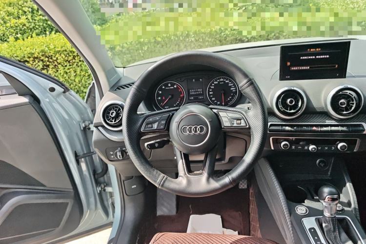Used Audi Q2L 2022 35 TFSI Fashionable and Elegant Model Steering Wheel
