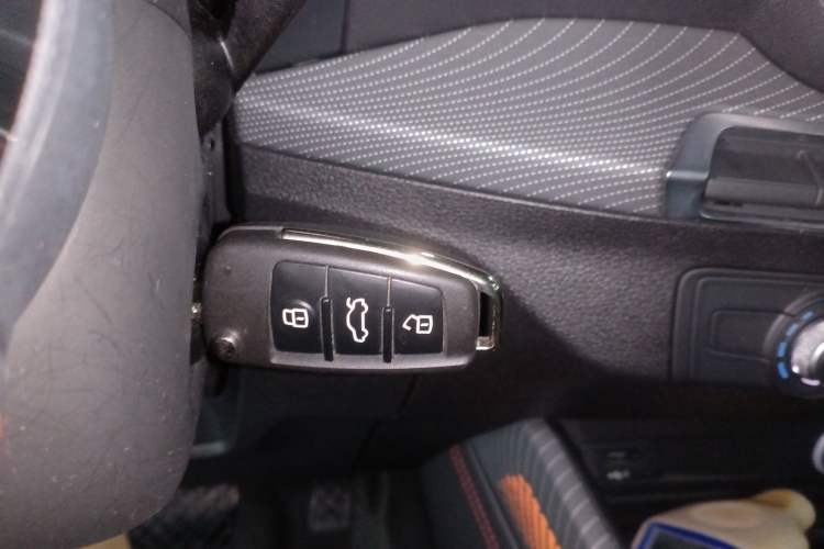Used Audi Q2L 2022 35 TFSI Progressive Dynamic Edition Vehicle Key