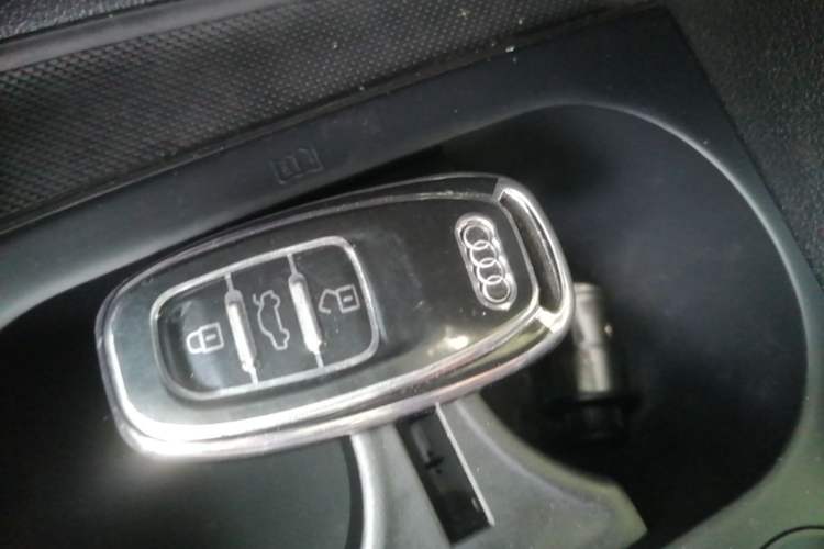 Used Audi Q2L 2022 35 TFSI Progressive Dynamic Edition Vehicle Key