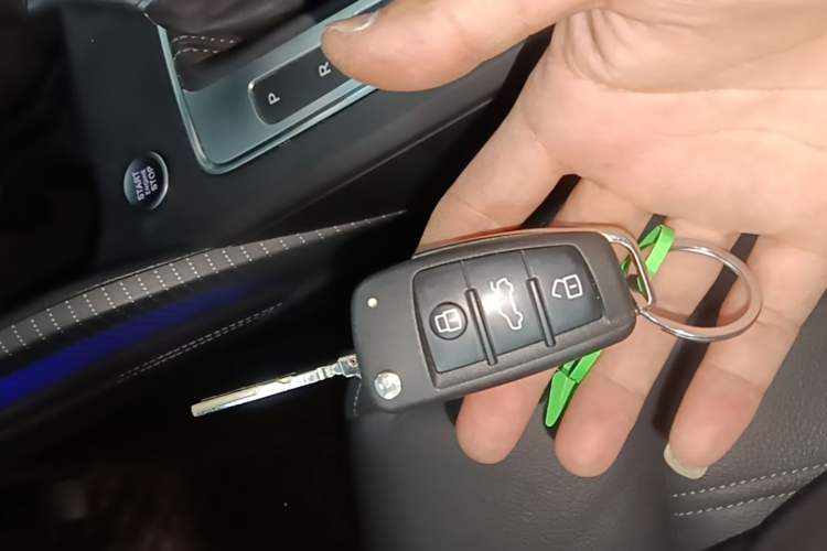 Used Audi Q2L 2022 35 TFSI Fashionable and Elegant Model Vehicle Key