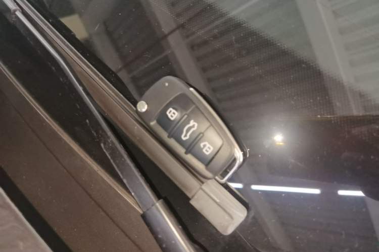 Used Audi Q2L 2022 35 TFSI Advanced Style Edition Vehicle Key